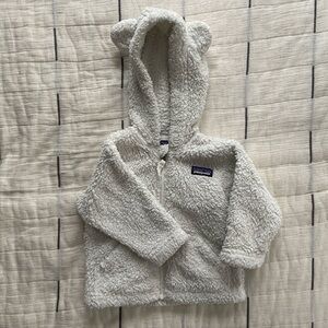 Patagonia Baby White Furry Bear Zip Up, Sz 3-6 month